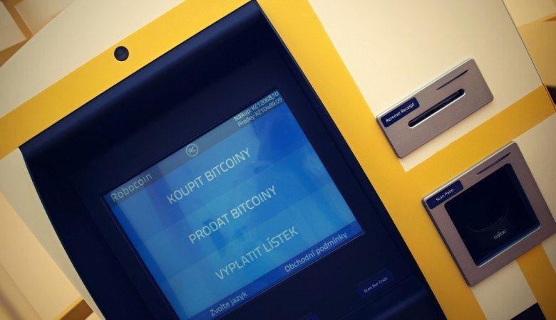 Jak v Praze funguje první obousměrný bankomat na bitcoiny?